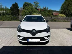 Weiß Gebraucht 2018 Renault Clio IV LIMITED Limousine | 8.600 € (Fairer Preis)