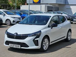 Weiss Gebraucht 2024 Renault Clio V Evolution Limousine | 20.890 € (Fairer Preis)