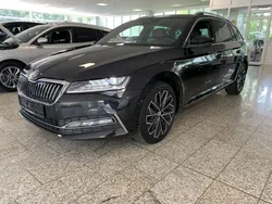 Cerna magic/black ma (metallic) Gebraucht 2023 Skoda Superb Kombi | 30.887 € (Fairer Preis)