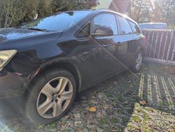 Schwarz Gebraucht 2011 Opel Astra Kombi | 3.990 € (Fairer Preis)