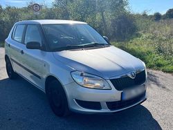 Silber Gebraucht 2014 Skoda Fabia Limousine | 5.250 €