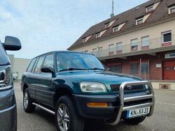 Grün Gebraucht 1996 Toyota RAV4 SUV | 11.000 €