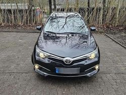 Schwarz Gebraucht 2015 Toyota Auris Executive Kombi | 7.500 € (Guter Preis)