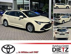 Weiß Neu 2025 Toyota Corolla Limousine | 34.474 € (Etwas zu teuer)