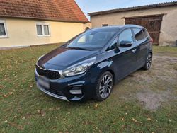 Blau Gebraucht 2017 Kia Carens Van / Kleinbus | 12.999 € (Teuer)