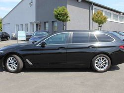 Saphirschwarz Gebraucht 2023 BMW 520 Sport Line Kombi | 35.480 € (Fairer Preis)