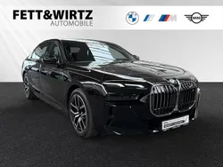 Saphirschwarz metallic Gebraucht 2024 BMW i7 M Sport Limousine | 83.390 € (Teuer)