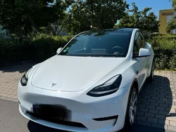 Weiß Gebraucht 2023 Tesla Model Y SUV | 35.150 € (Fairer Preis)