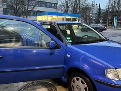 Blau Gebraucht 2000 VW Polo Kleinwagen | 1.000 € (Guter Preis)
