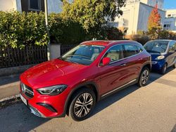Rot Neu 2025 Mercedes GLA200 SUV | 37.000 €
