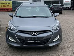 Grau Gebraucht 2014 Hyundai i30 Edition Kombi | 7.850 € (Fairer Preis)