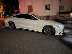 Weiß Gebraucht 2015 Mercedes S63 AMG AMG Coupé | 75.000 € (Teuer)