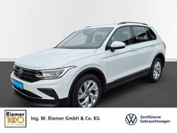 Weiss Gebraucht 2022 VW Tiguan Life SUV | 24.489 € (Fairer Preis)