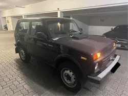 Braun Gebraucht 2016 Lada niva SUV | 3.300 € (Teuer)