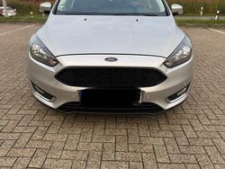 Silber Gebraucht 2016 Ford Focus Titanium Limousine | 6.000 € (Superpreis)