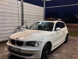 Weiß Gebraucht 2007 BMW 118 Sport Line Kleinwagen | 4.500 € (Teuer)