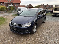 Blau Gebraucht 2015 VW Sharan Cup Van / Kleinbus | 8.490 € (Teuer)