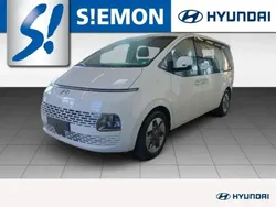 Creamy white / sol Gebraucht 2024 Hyundai Staria Trend Van | 40.530 € (Guter Preis)