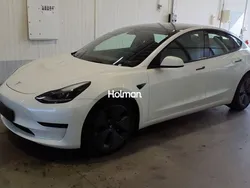 Weiß Gebraucht 2021 Tesla Model 3 Standard Range Plus Limousine | 21.446 € (Guter Preis)