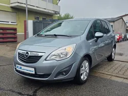 Silber Gebraucht 2011 Opel Meriva Design Edition Van / Kleinbus | 4.590 € (Guter Preis)