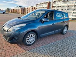 Grau Gebraucht 2010 Renault Scénic III Van / Kleinbus | 4.500 € (Fairer Preis)