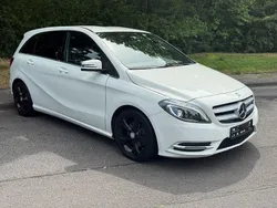 Weiß Gebraucht 2014 Mercedes B200 Van / Kleinbus | 8.999 € (Guter Preis)