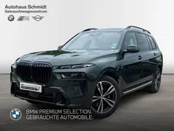 Malachitgruen ii metallic Gebraucht 2024 BMW X7 M Sport SUV | 89.330 €