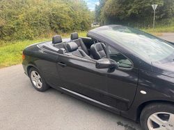 Schwarz Gebraucht 2005 Peugeot 307 CC Cabrio | 2.149 € (Fairer Preis)
