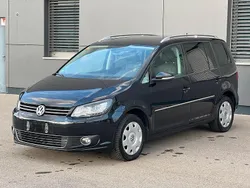 Schwarz Gebraucht 2010 VW Touran Van / Kleinbus | 6.500 € (Fairer Preis)