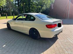 Weiß Gebraucht 2010 BMW 335 Sport Line Coupé | 14.499 €