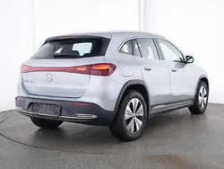 Silber hightechsilber metallic Gebraucht 2024 Mercedes EQA300 Advanced SUV | 33.690 € (Guter Preis)