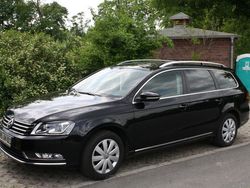 Schwarz metallic Gebraucht 2011 VW Passat Kombi | 15.900 €