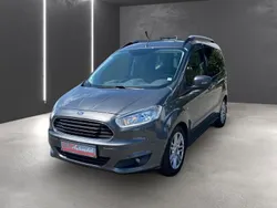 Grau Gebraucht 2016 Ford Tourneo Courier Titanium Van / Kleinbus | 9.490 € (Fairer Preis)