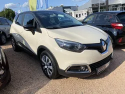Ivoire d16 + noir gne Gebraucht 2016 Renault Captur Experience SUV | 12.990 € (Teuer)