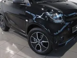 Schwarz Gebraucht 2022 Smart ForTwo Electric Drive Kleinwagen | 10.600 € (Fairer Preis)