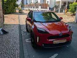 Rot Gebraucht 2023 Toyota Yaris Cross Team SUV | 24.900 € (Fairer Preis)