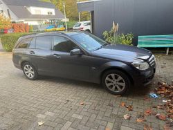 Grau Gebraucht 2010 Mercedes 220 Limousine | 6.800 €