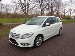 Weiß Gebraucht 2013 Mercedes B180 Van / Kleinbus | 9.200 € (Fairer Preis)