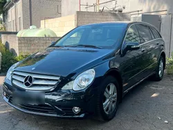 Schwarz Gebraucht 2008 Mercedes R280 AMG Van / Kleinbus | 6.450 € (Superpreis)