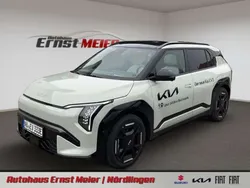 Aventurin grün metallic Gebraucht 2024 Kia EV3 4 SUV | 43.600 € (Fairer Preis)