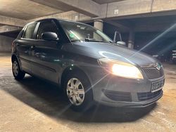 Blau Gebraucht 2011 Skoda Fabia Coupé | 2.900 €