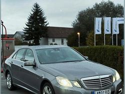 Grau Gebraucht 2009 Mercedes E220 Limousine | 9.300 € (Teuer)