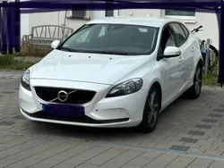 Weiß Gebraucht 2018 Volvo V40 Kombi | 14.900 € (Guter Preis)