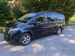 Blau Gebraucht 2018 Mercedes V220 Van / Kleinbus | 34.500 € (Fairer Preis)