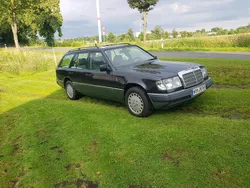 Schwarz Gebraucht 1991 Mercedes E250 Kombi | 10.000 €