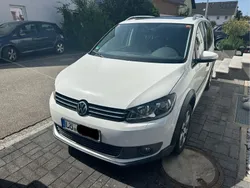 Weiß Gebraucht 2011 VW Touran Van / Kleinbus | 10.500 € (Etwas zu teuer)