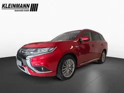 Rot Gebraucht 2021 Mitsubishi Outlander P-HEV Spirit SUV | 26.490 € (Fairer Preis)