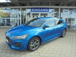 Blau Gebraucht 2024 Ford Focus ST-Line X Limousine | 24.990 € (Guter Preis)