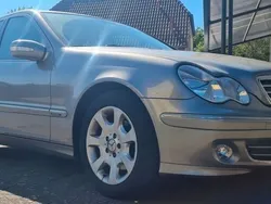 Beige Gebraucht 2004 Mercedes 220 Limousine | 5.800 € (Superpreis)
