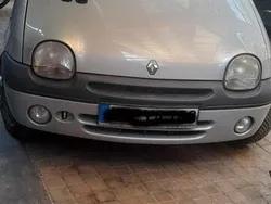 Silber Gebraucht 2001 Renault Twingo Kleinwagen | 490 € (Fairer Preis)
